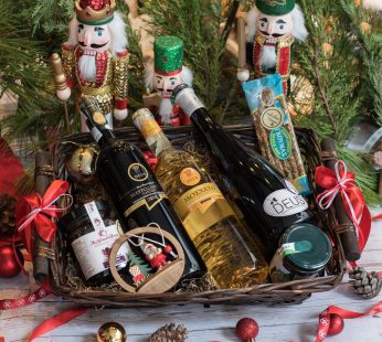 Straw Basket with 3 Sweet Wines & Deli